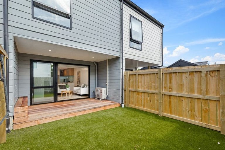 Photo of property in 4/21 Divich Avenue, Te Atatu South, Auckland, 0610