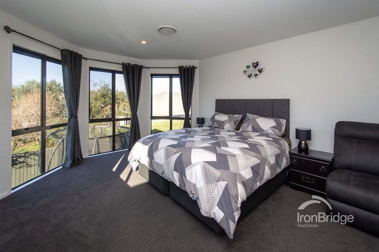Photo of property in 34 Glasnevin Drive, Casebrook, Christchurch, 8051