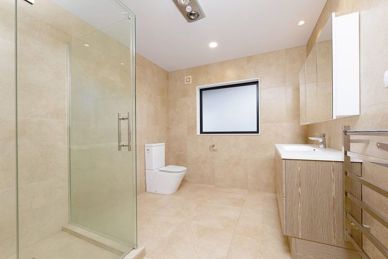Photo of property in 108 San Valentino Drive, Henderson, Auckland, 0612