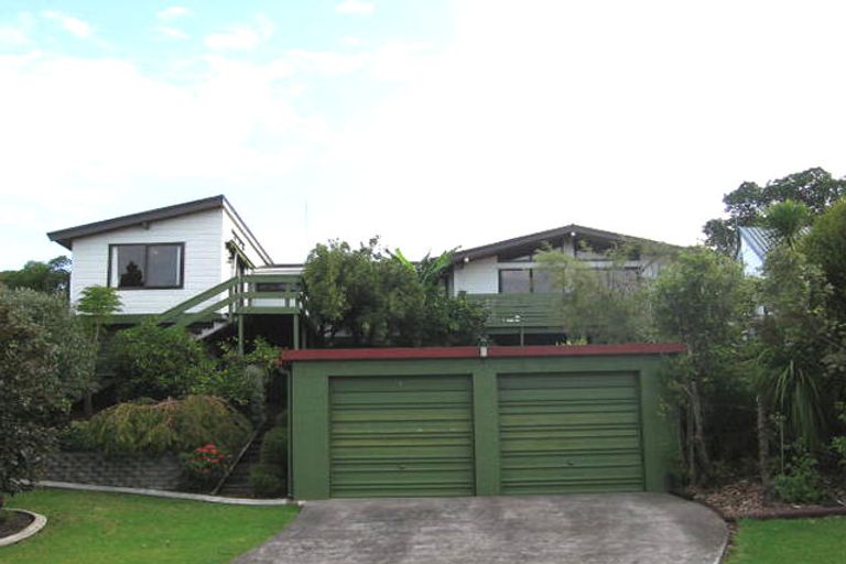 Photo of property in 11 Fitzwater Place, Henderson, Auckland, 0612