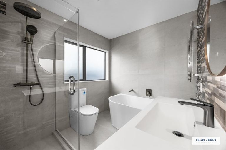 Photo of property in 339c Bucklands Beach Road, Bucklands Beach, Auckland, 2012