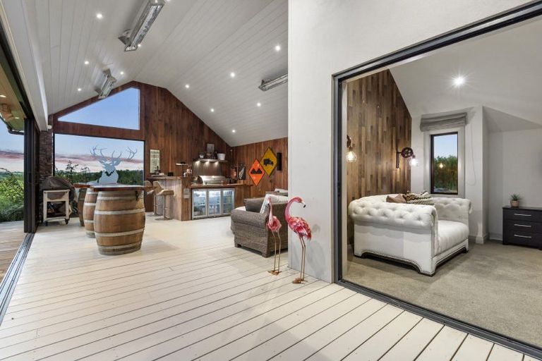 Photo of property in 255 Clifton Road, Whitford, Howick, 2571