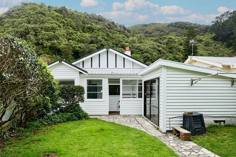 Photo of property in 246 Muritai Road, Eastbourne, Lower Hutt, 5013