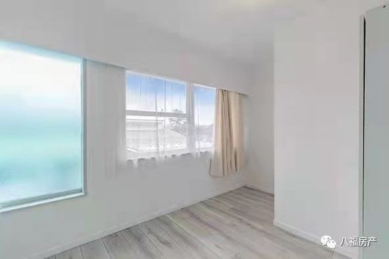 Photo of property in 10 Holdaway Avenue, Northcote, Auckland, 0627