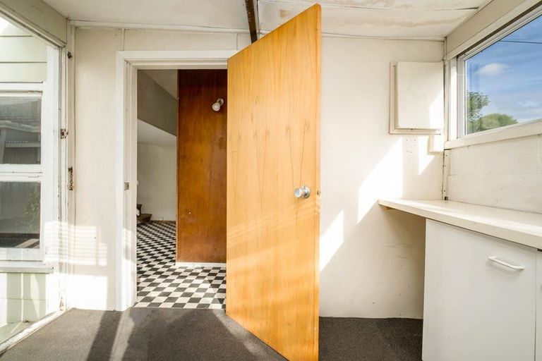 Photo of property in 117 Somerfield Street, Somerfield, Christchurch, 8024