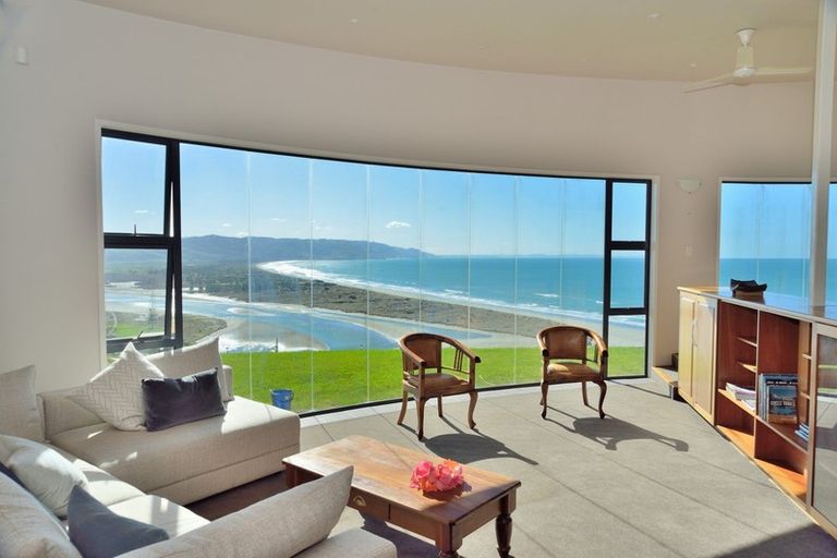 Photo of property in 225 Mahia East Coast Road, Mahia, 4198