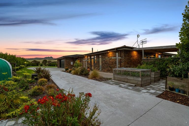 Photo of property in 100 Takahiwai Road, Ruakaka, Whangarei, 0171