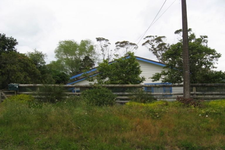 Photo of property in 82 Waikoukou Valley Road, Waimauku, 0882