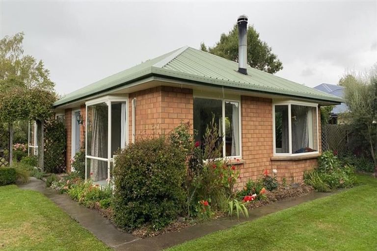 Photo of property in 2 Brooker Place, Kirwee, Darfield, 7571