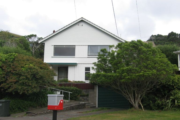 Photo of property in 21 Silverstream Road, Crofton Downs, Wellington, 6035