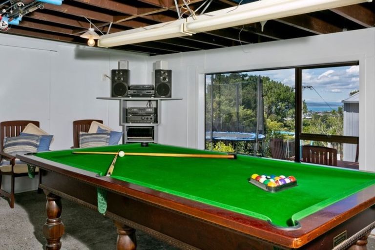 Photo of property in 86 Carlisle Road, Browns Bay, Auckland, 0632