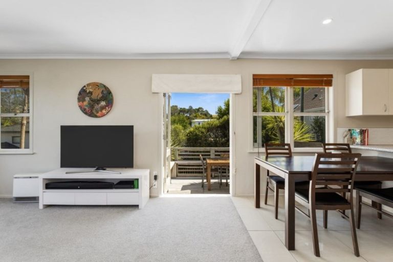 Photo of property in 1/27 Richards Avenue, Forrest Hill, Auckland, 0620