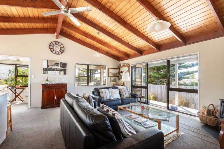 Photo of property in 104 Omaha Drive, Omaha, Warkworth, 0986