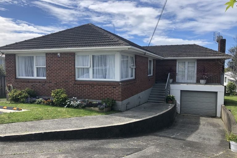 Photo of property in 2/159 Carlisle Road, Northcross, Auckland, 0632
