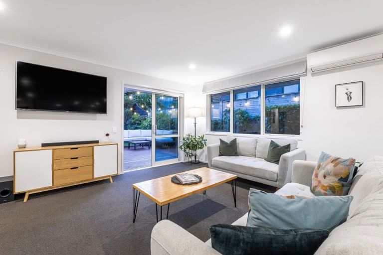 Photo of property in 27 Mooring Close, Whitby, Porirua, 5024