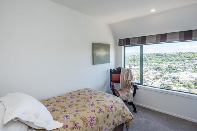 Photo of property in 2/77 Nevay Road, Miramar, Wellington, 6022