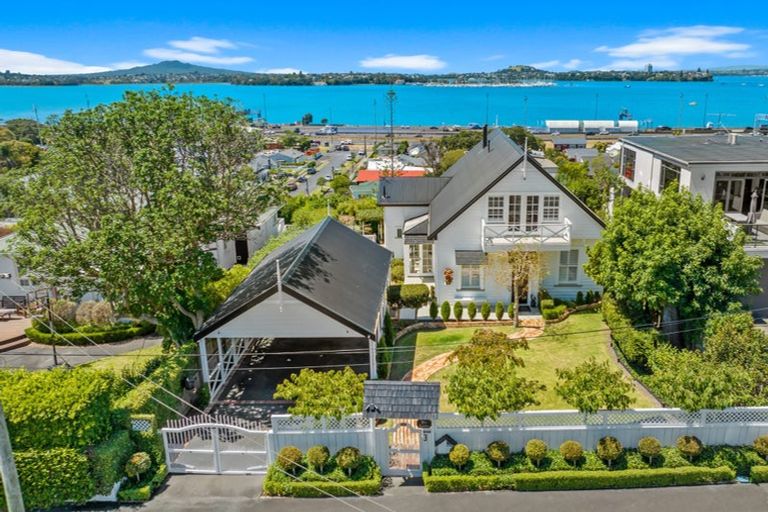 Photo of property in 3 Richmond Avenue, Northcote Point, Auckland, 0627