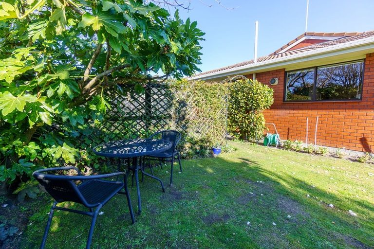 Photo of property in 2/127 Reynolds Avenue, Bishopdale, Christchurch, 8053
