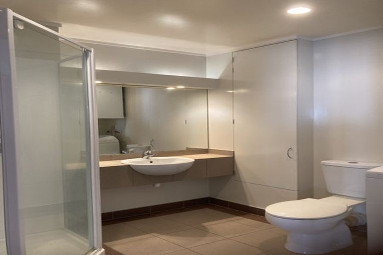 Photo of property in Pirie Street Townhouses, 28/35 Pirie Street, Mount Victoria, Wellington, 6011