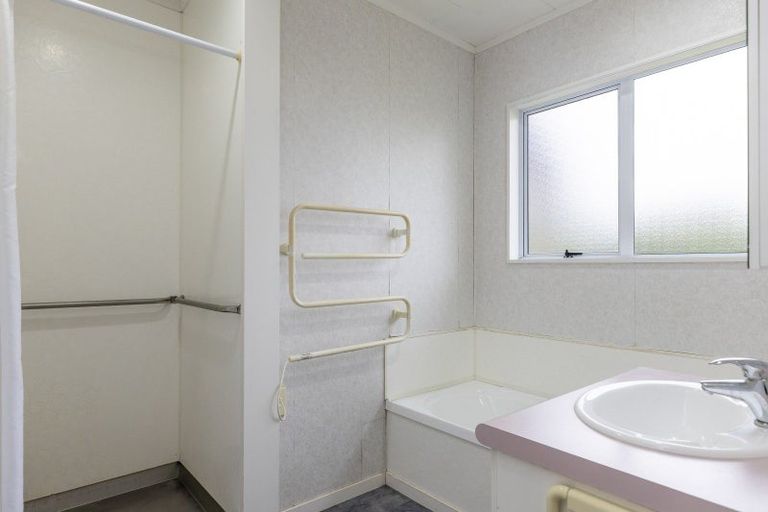 Photo of property in 82 Grace Crescent, Richmond Heights, Taupo, 3330