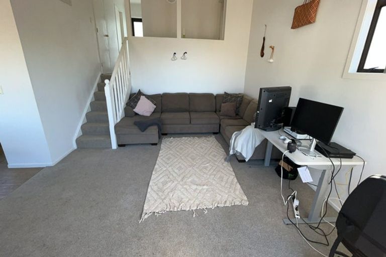 Photo of property in 16b Jasmine Grove, Maungaraki, Lower Hutt, 5010