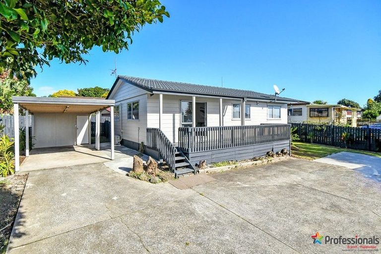 Photo of property in 1/11 Bundena Place, Clendon Park, Auckland, 2103