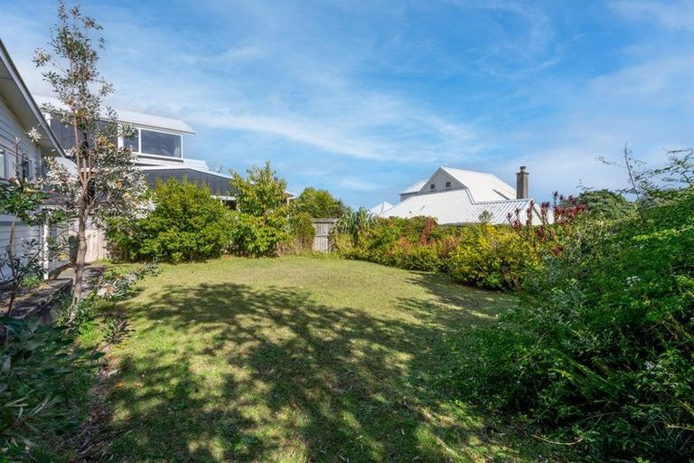 Photo of property in 18 Newry Road, Raumati Beach, Paraparaumu, 5032