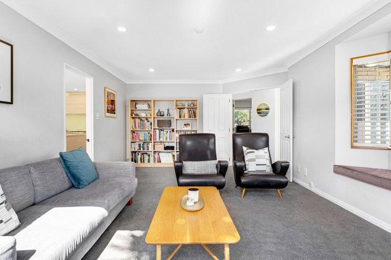 Photo of property in 5b Kawau Road, Greenlane, Auckland, 1061