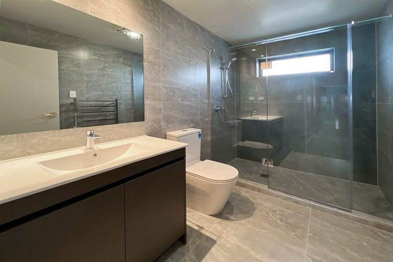 Photo of property in 46c Tiroroa Avenue, Te Atatu South, Auckland, 0610