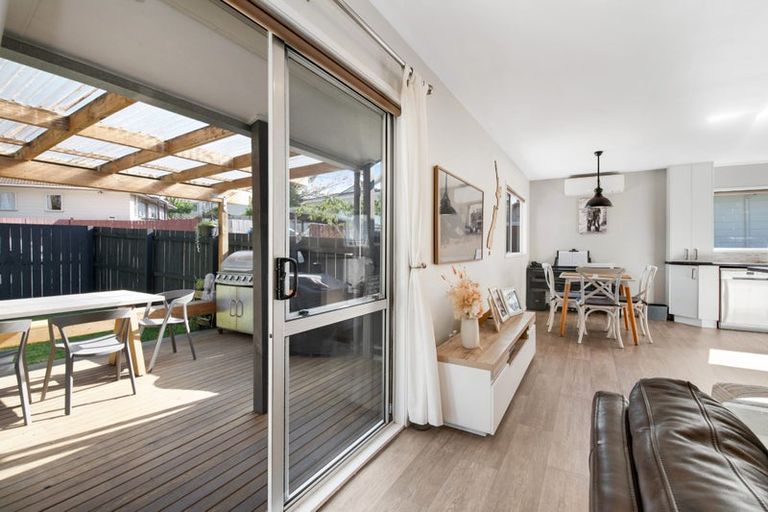 Photo of property in 20 Spargo Road, Massey, Auckland, 0614