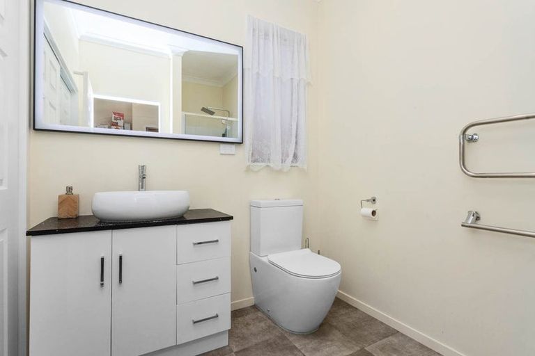 Photo of property in 3/48 Pooks Road, Ranui, Auckland, 0612