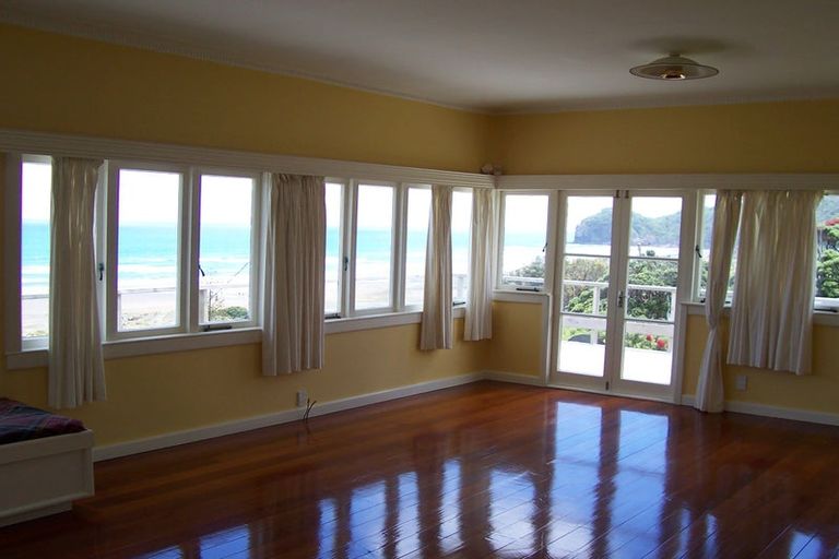 Photo of property in 44 Garden Road, Piha, New Lynn, 0772