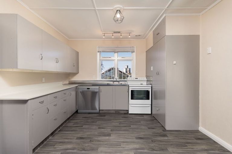 Photo of property in 43 Harris Street, Waimate, 7924