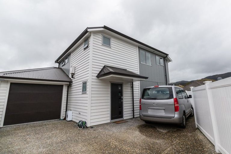 Photo of property in 12b Palmer Crescent, Silverstream, Upper Hutt, 5019