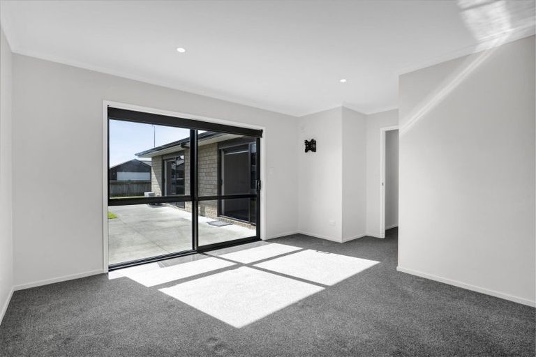 Photo of property in 16 Keene Drive, Bell Block, New Plymouth, 4312