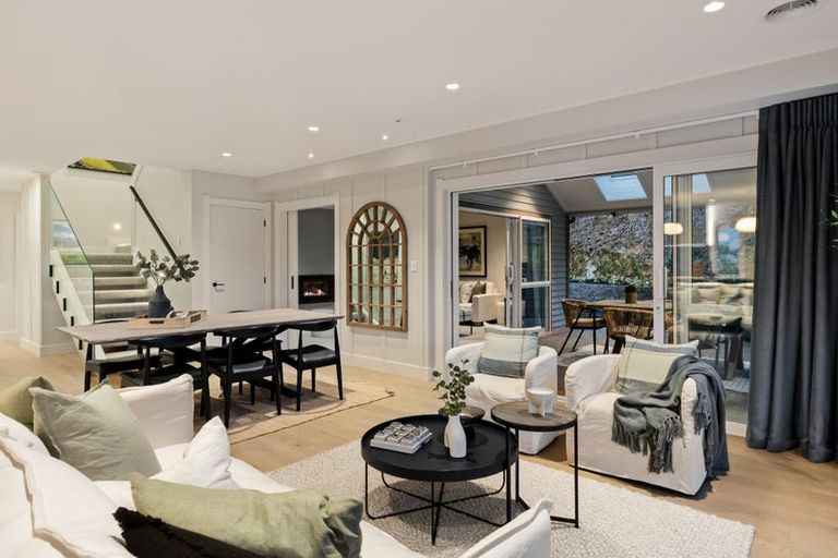 Photo of property in 71 Oak Road, Poraiti, Napier, 4112