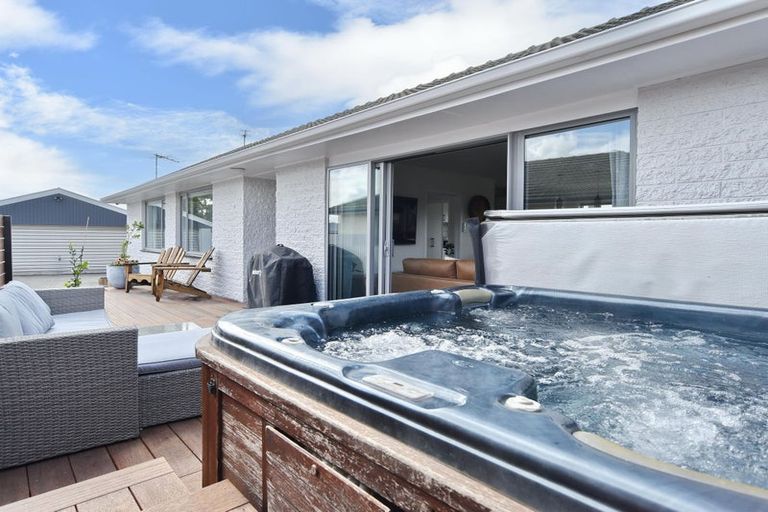 Photo of property in 25 Dunstan Crescent, Hornby, Christchurch, 8042