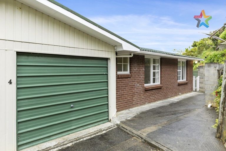 Photo of property in 1/22 Dowse Drive, Maungaraki, Lower Hutt, 5010
