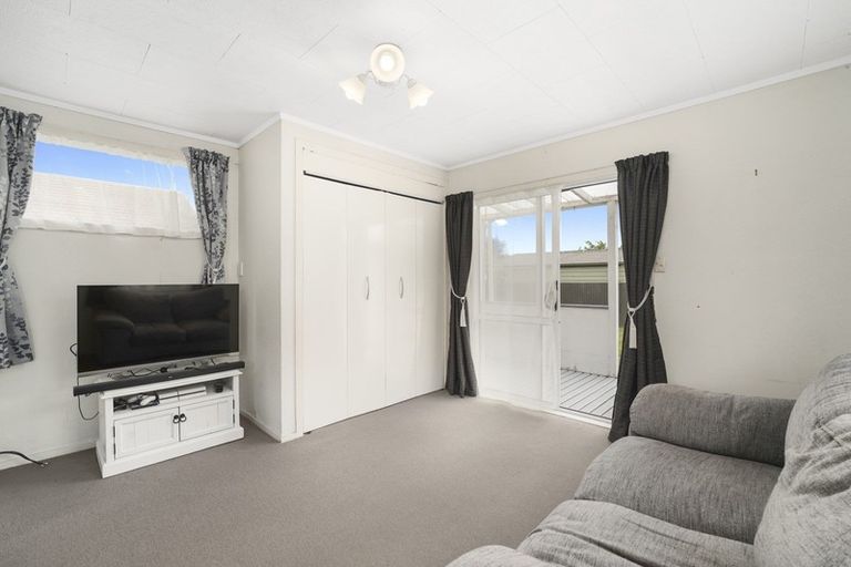 Photo of property in 22 Mako Mako Road, Levin, 5510