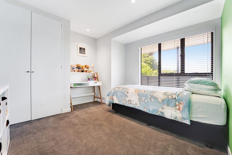 Photo of property in 81b William Bayes Place, Red Beach, 0932