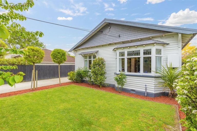 Photo of property in 44 Stapletons Road, Richmond, Christchurch, 8013