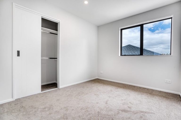 Photo of property in 61a Totaravale Drive, Totara Vale, Auckland, 0629