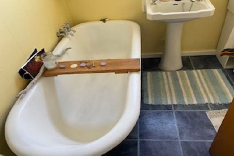 Photo of property in 13 Effingham Street, North New Brighton, Christchurch, 8083