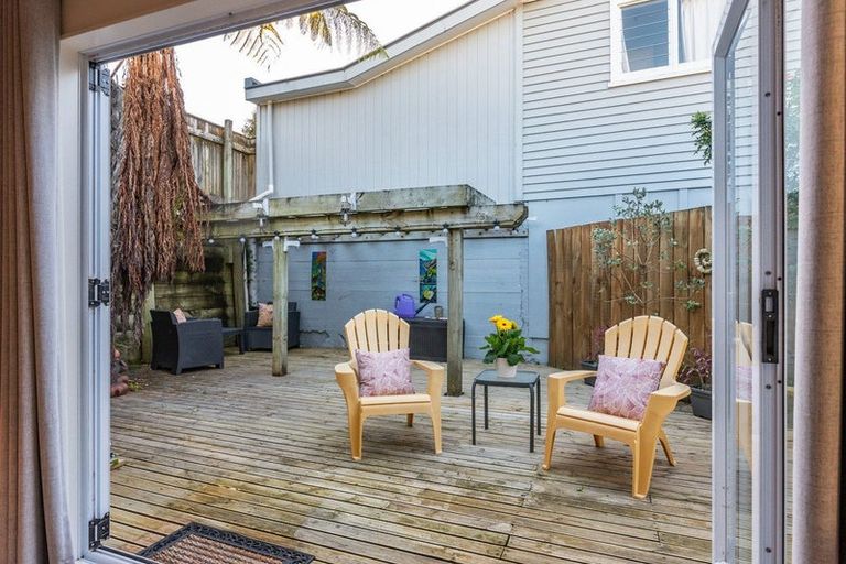 Photo of property in 18c Titoki Road, Waikanae Beach, Waikanae, 5036