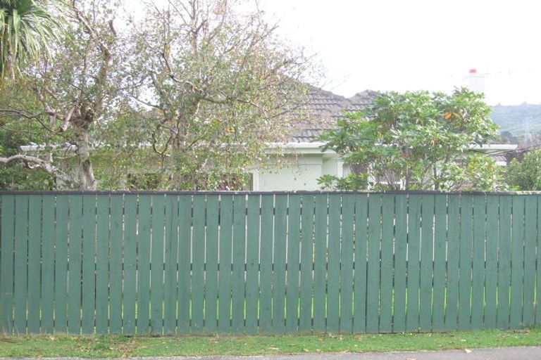 Photo of property in 4 Okura Grove, Boulcott, Lower Hutt, 5010