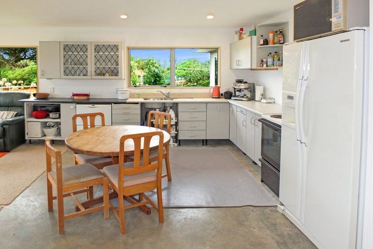 Photo of property in 4 Muritai Grove, Himatangi Beach, Foxton, 4891