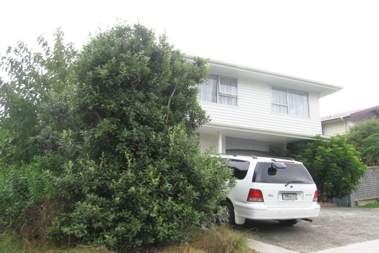 Photo of property in 116 Taylor Terrace, Tawa, Wellington, 5028