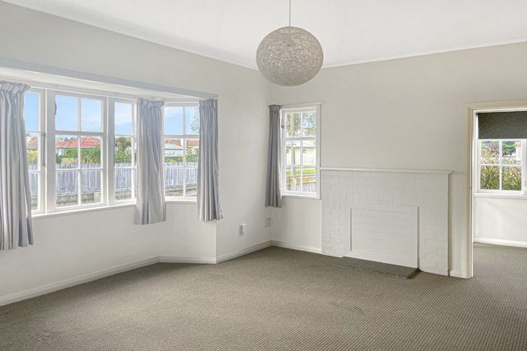 Photo of property in 37 Nuffield Avenue, Marewa, Napier, 4110
