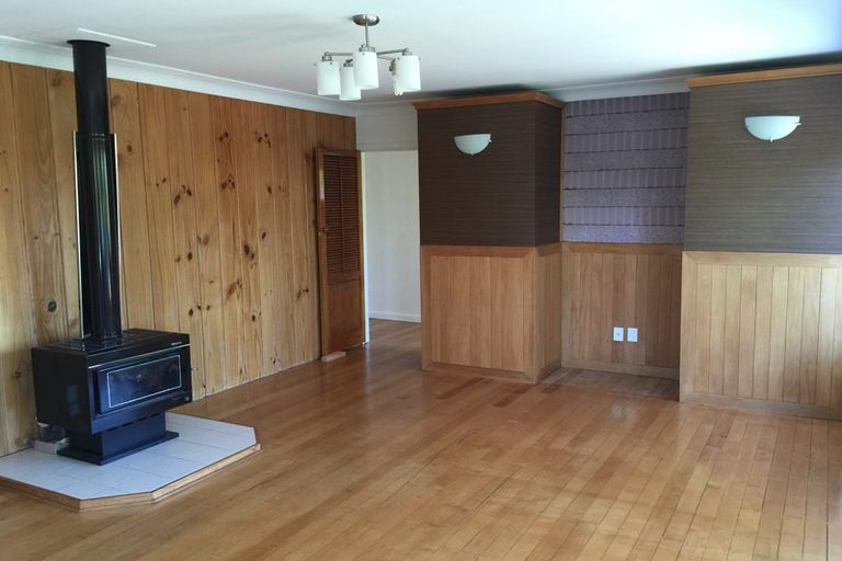 Photo of property in 26 William Souter Street, Forrest Hill, Auckland, 0620