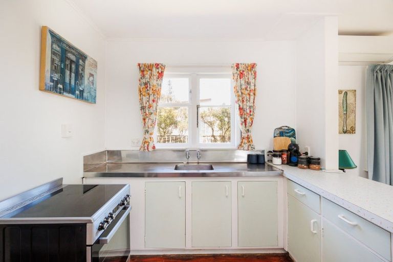 Photo of property in 110 Seabury Avenue, Foxton Beach, Foxton, 4815